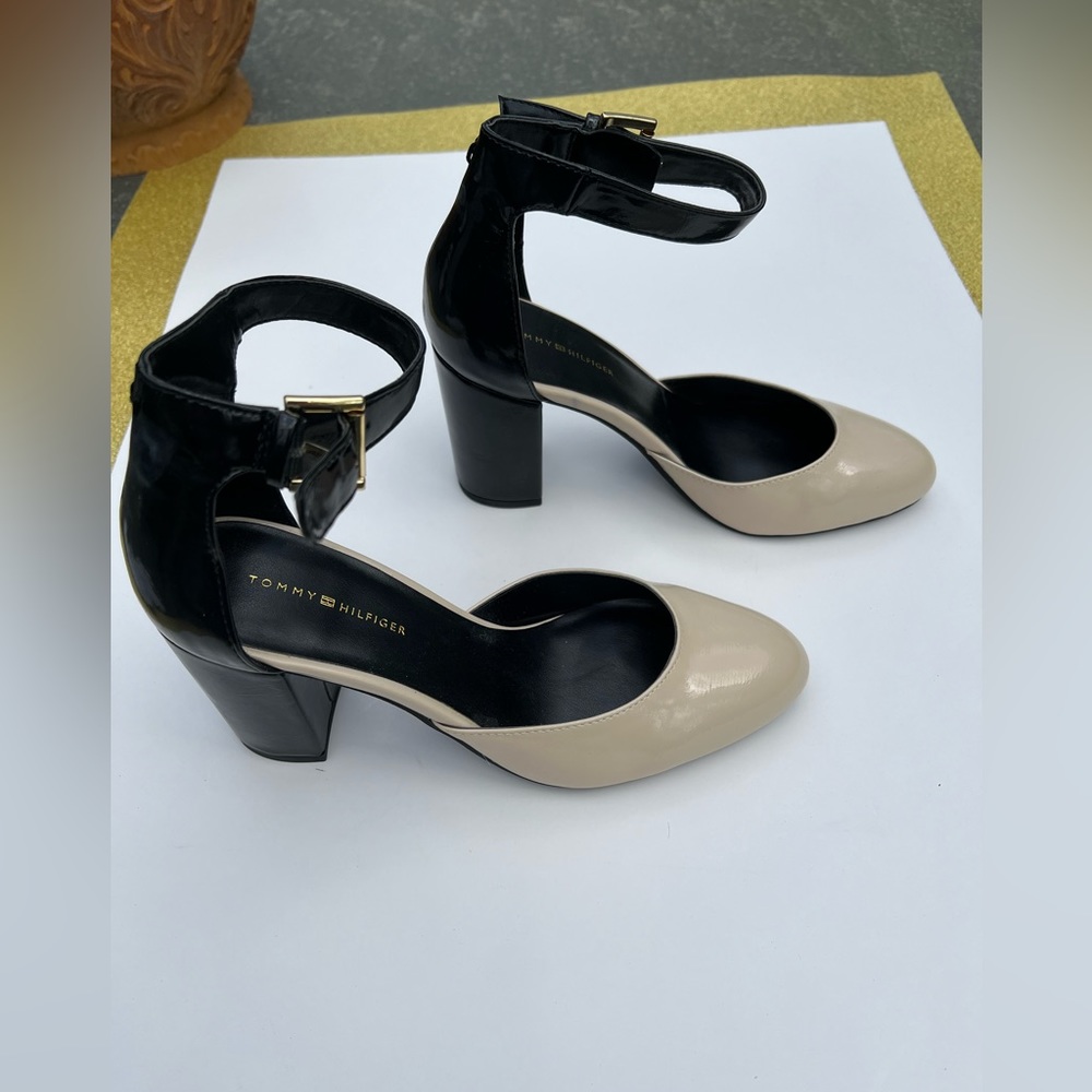 👠Tommy Hilfilger gorgeous two tone heels